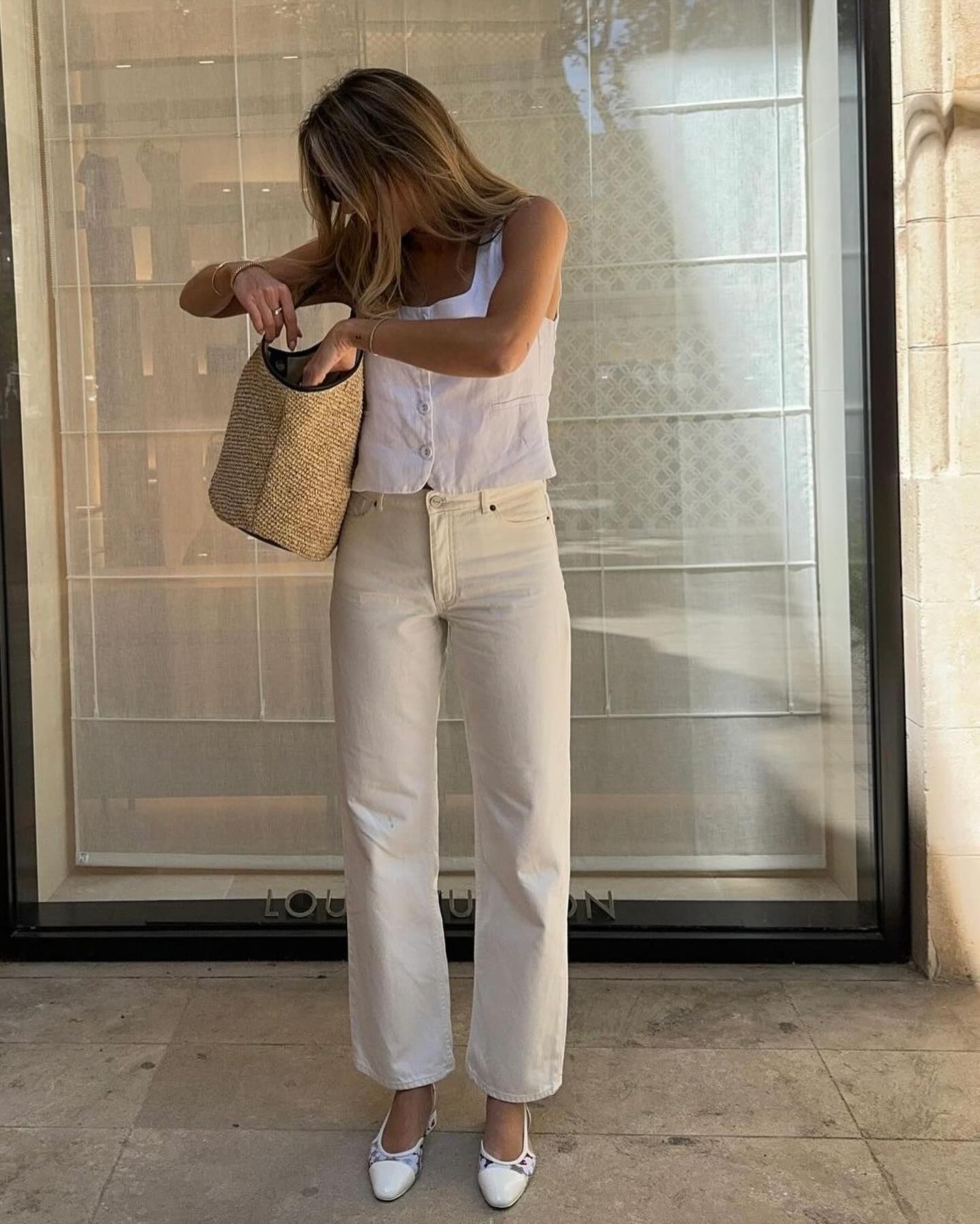Білі джинси – універсальний тренд літа: як обрати та з чим поєднувати